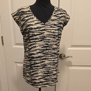 Express Black and Cream Short Sleeve Tee